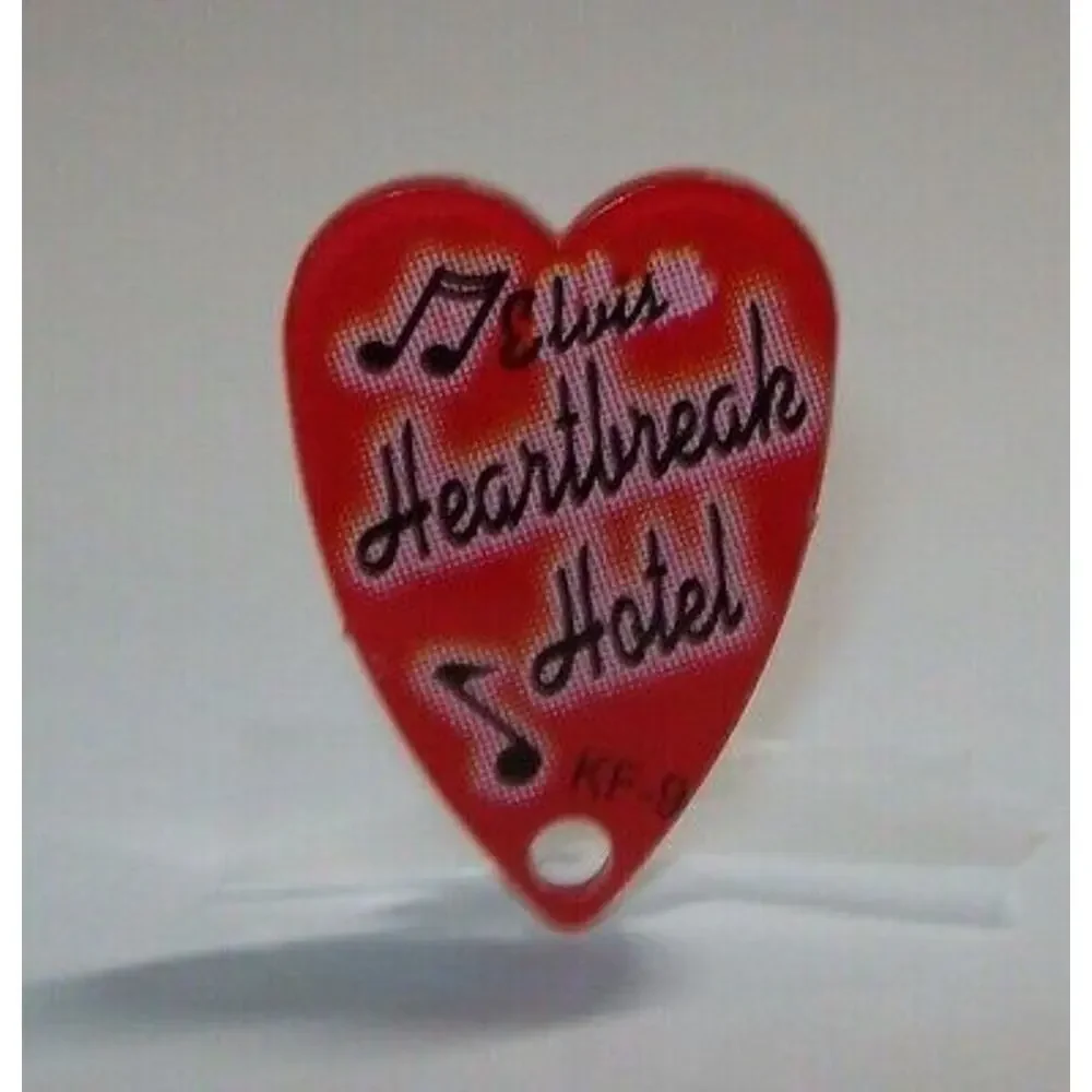 Elvis Presley Pinball KEYCHAIN Heartbreak Hotel Red Heart Plastic Game Promo '04